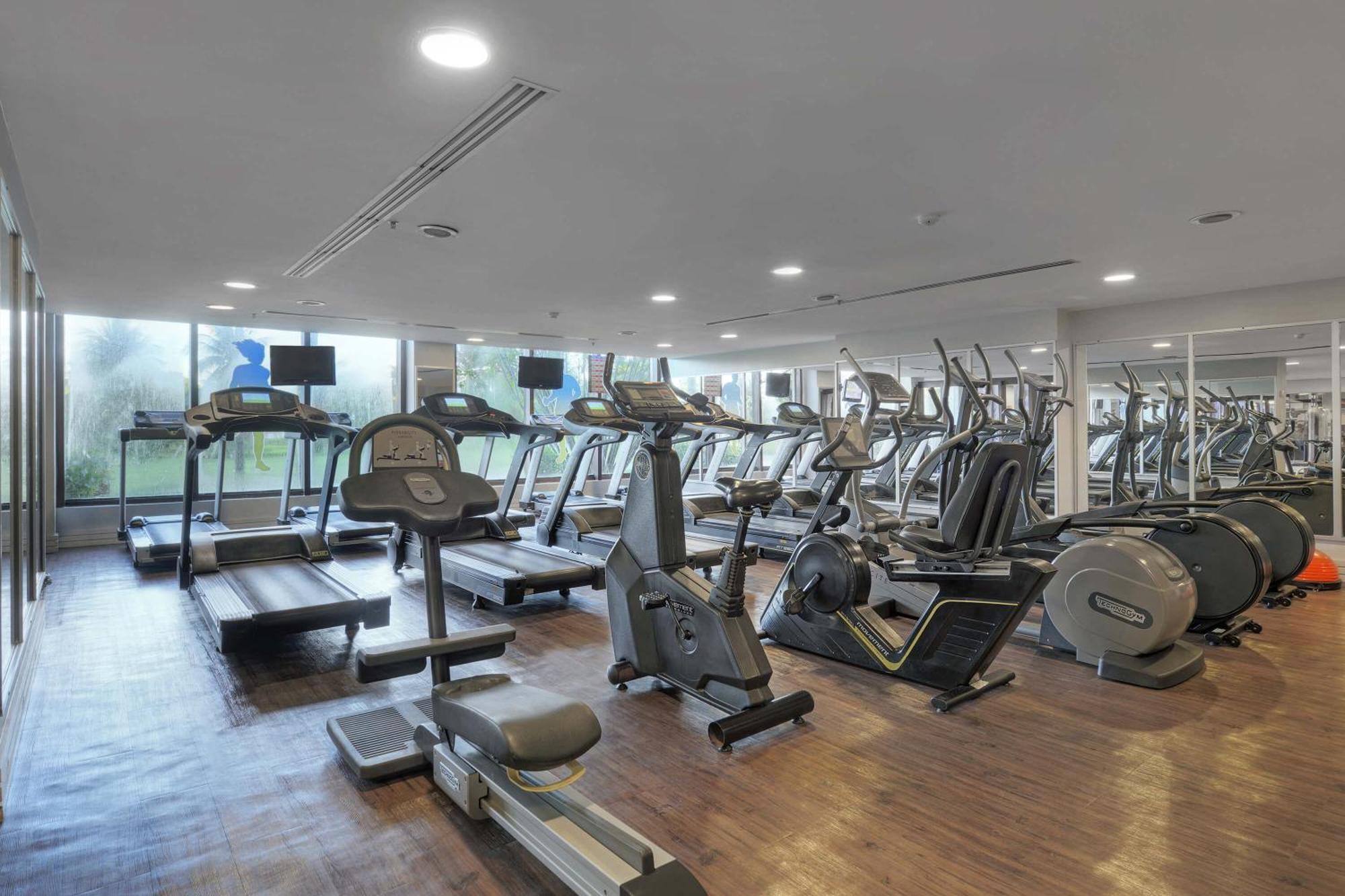 德维尔萨尔瓦多高级酒店 外观 照片 The gym at the hotel