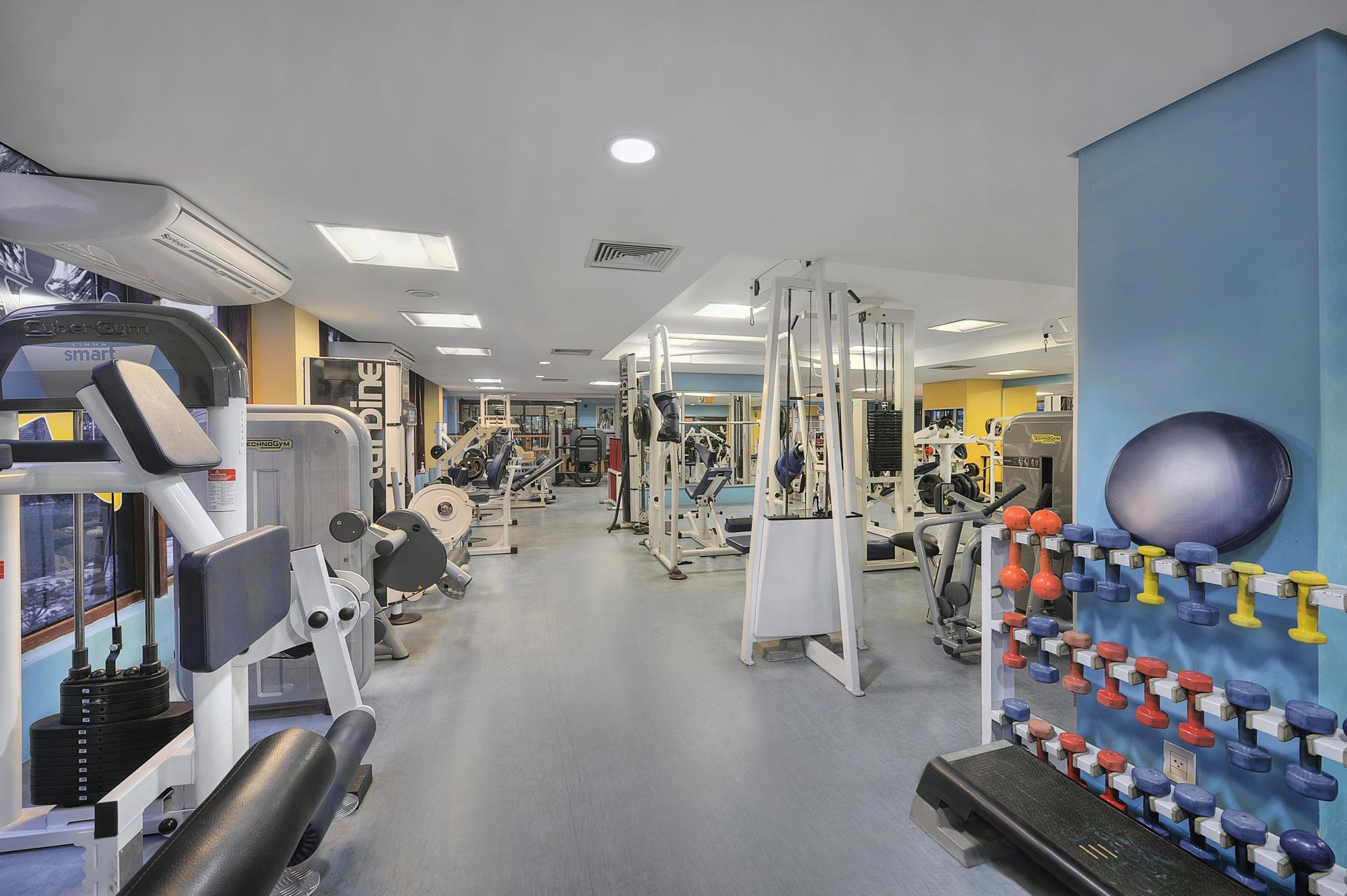德维尔萨尔瓦多高级酒店 外观 照片 The gym at the University of Bath